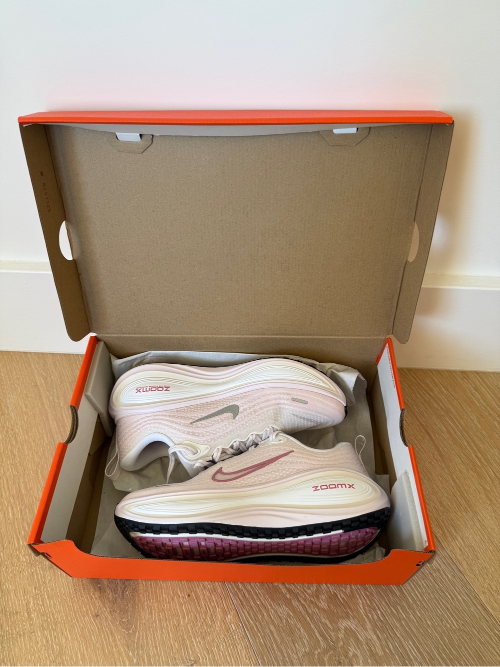 Nike Women’s Pink peony and pearl ZoomX Lightweight Running Shoes 7.5